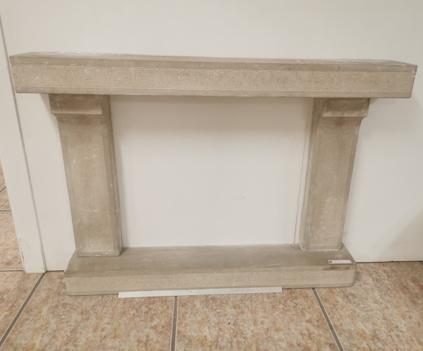 OUTLET Chimenea de piedra vinaixa con hogar Preter